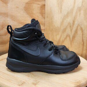 Nike Manoa Boys Black Sneaker Boots Size 1Y Youth